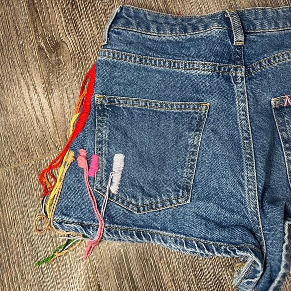 Farm Rio Women’s Embroidered Denim Shorts – Size Small - Picture 9 of 10